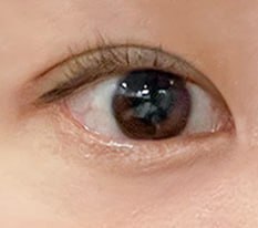 被说看起来很年轻，好开心呢 ㅎ